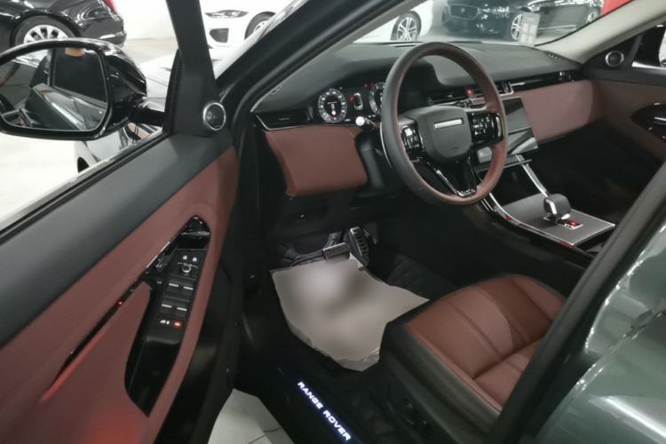 Used Land Rover Range Evoque 2024 Aurora L 249 PS Prestige Light-Chasing Edition Driver Seat