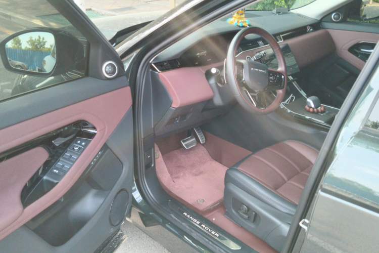 Used Land Rover Range Evoque 2024 Aurora L 249 PS Glowing Limited Edition Driver Seat