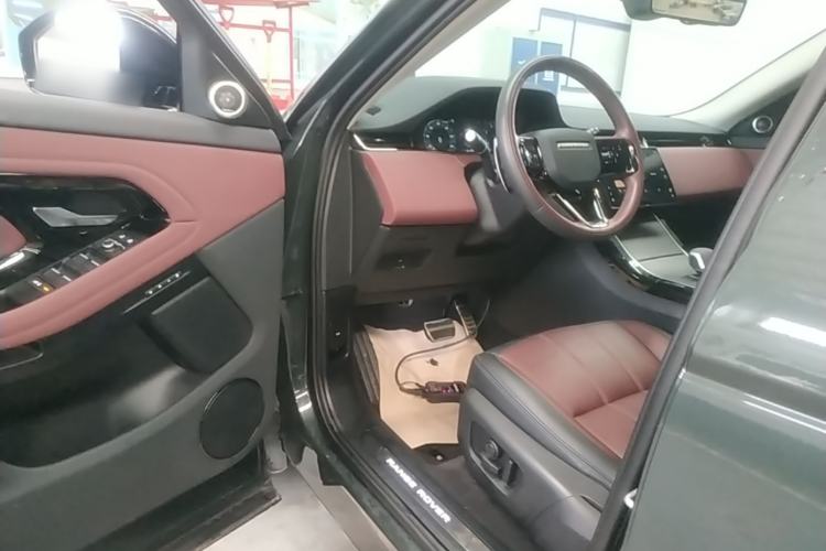 Used Land Rover Range Evoque 2024 Aurora L 249 PS Prestige Light-Chasing Edition Driver Seat