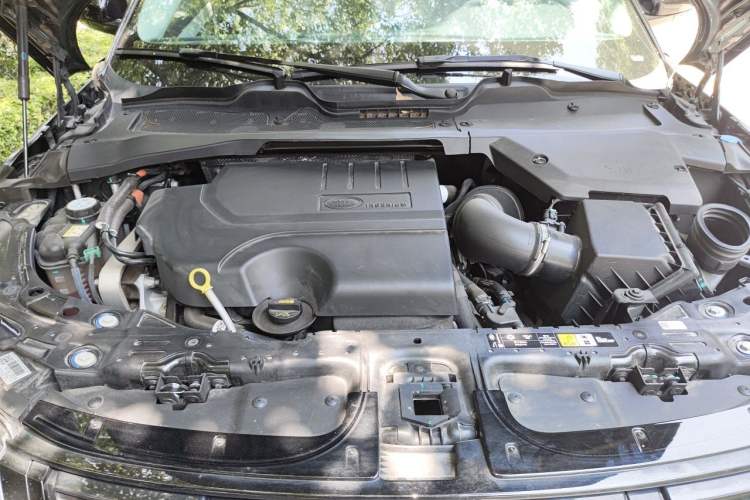 Used Land Rover Range Evoque 2024 Aurora L 249 PS Prestige Light-Chasing Edition Engine Bay