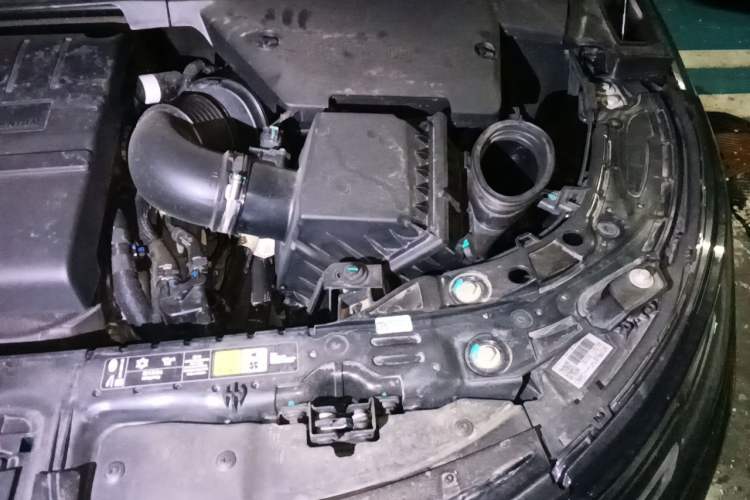 Used Land Rover Range Evoque 2024 Aurora L 249 PS Prestige Light-Chasing Edition Engine Bay Left