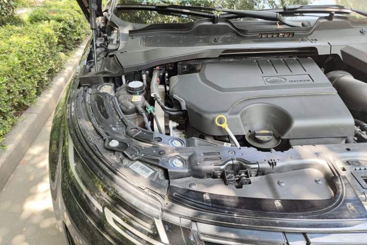 Used Land Rover Range Evoque 2024 Aurora L 249 PS Prestige Light-Chasing Edition Engine Bay Right