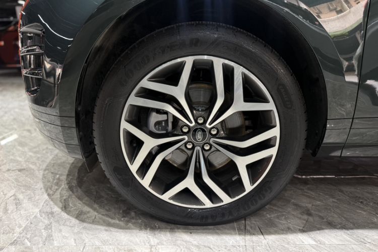 Used Land Rover Range Evoque 2024 Aurora L 249 PS Prestige Light-Chasing Edition Exterior 8
