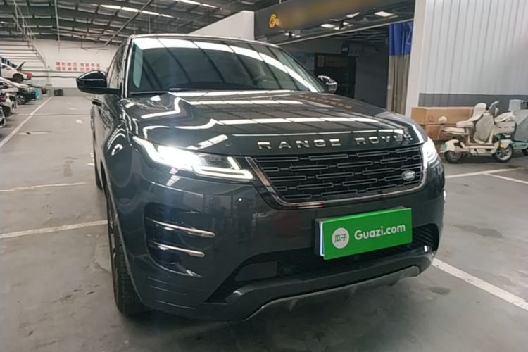 Used Land Rover Range Evoque 2024 Aurora L 249 PS Prestige Light-Chasing Edition Front Right 45 Deg
