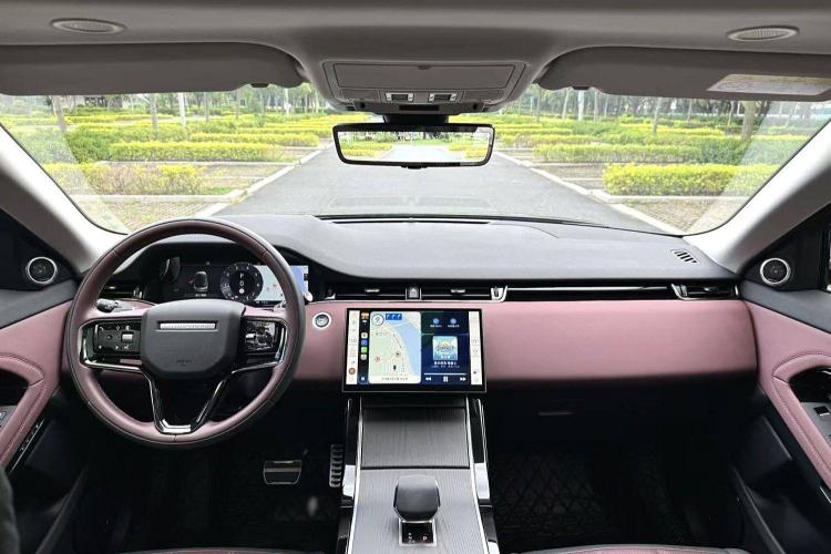 Used Land Rover Range Evoque 2024 Aurora L 249 PS Prestige Light-Chasing Edition Interior 10