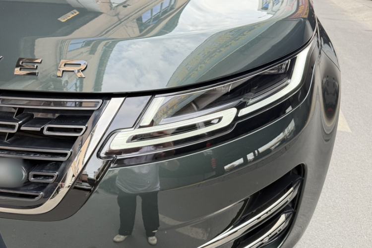 Used Land Rover Range Evoque 2024 Aurora L 249 PS Prestige Light-Chasing Edition Left Front Headlight