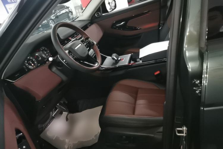 Used Land Rover Range Evoque 2024 Aurora L 249 PS Prestige Light-Chasing Edition Left Front Seat