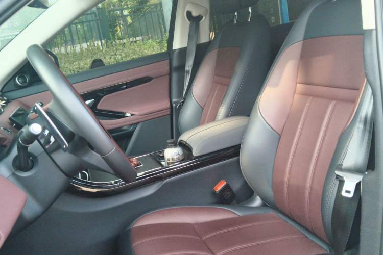 Used Land Rover Range Evoque 2024 Aurora L 249 PS Glowing Limited Edition Left Front Seat