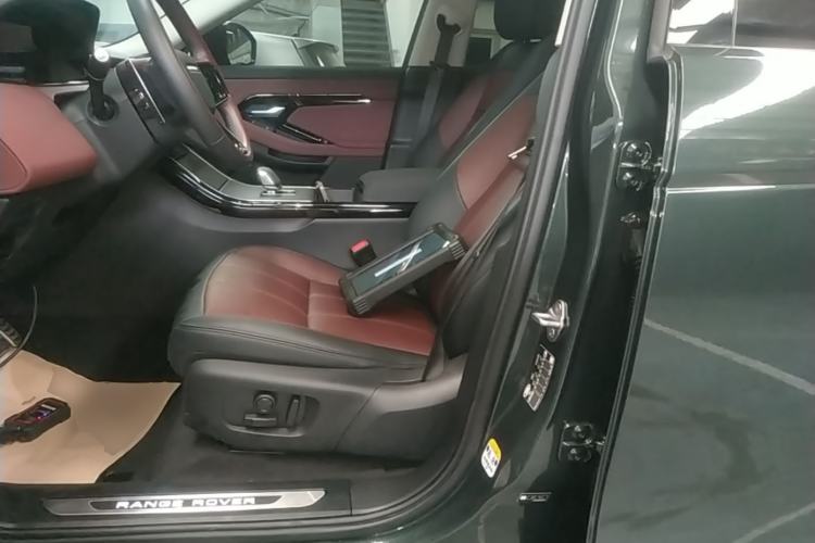 Used Land Rover Range Evoque 2024 Aurora L 249 PS Prestige Light-Chasing Edition Left Front Seat