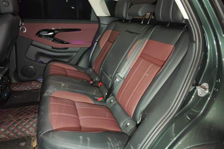 Used Land Rover Range Evoque 2024 Aurora L 249 PS Prestige Light-Chasing Edition Left Rear Seat