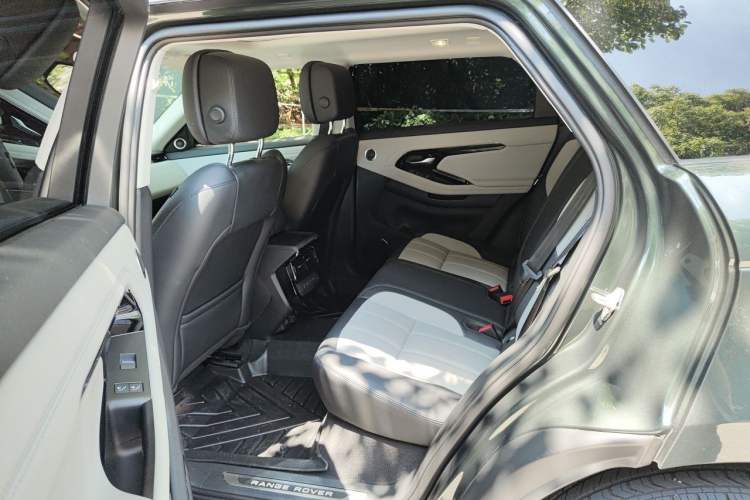 Used Land Rover Range Evoque 2024 Aurora L 249 PS Prestige Light-Chasing Edition Left Rear Seat
