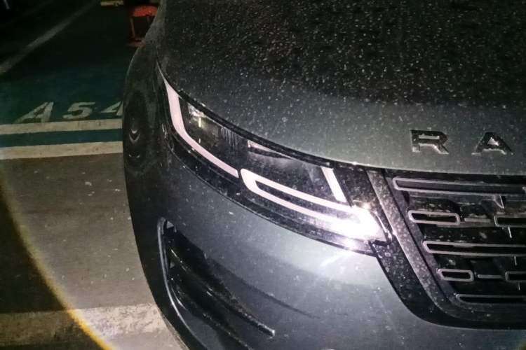 Used Land Rover Range Evoque 2024 Aurora L 249 PS Prestige Light-Chasing Edition Right Front Headlight