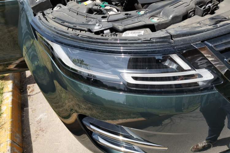 Used Land Rover Range Evoque 2024 Aurora L 249 PS Prestige Light-Chasing Edition Right Front Headlight