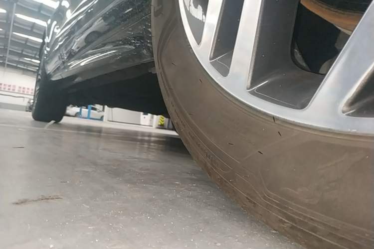 Used Land Rover Range Evoque 2024 Aurora L 249 PS Prestige Light-Chasing Edition Right Side Sill