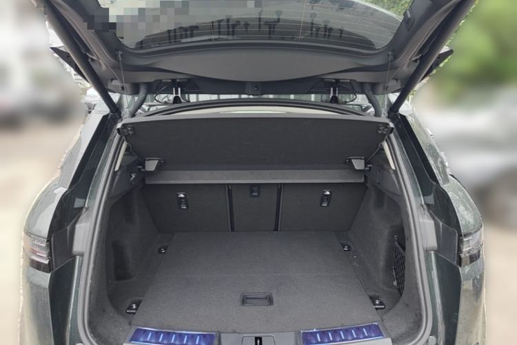 Used Land Rover Range Evoque 2024 Aurora L 249 PS Prestige Light-Chasing Edition Trunk