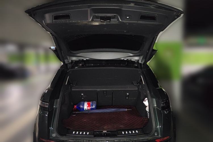 Used Land Rover Range Evoque 2024 Aurora L 249 PS Prestige Light-Chasing Edition Trunk