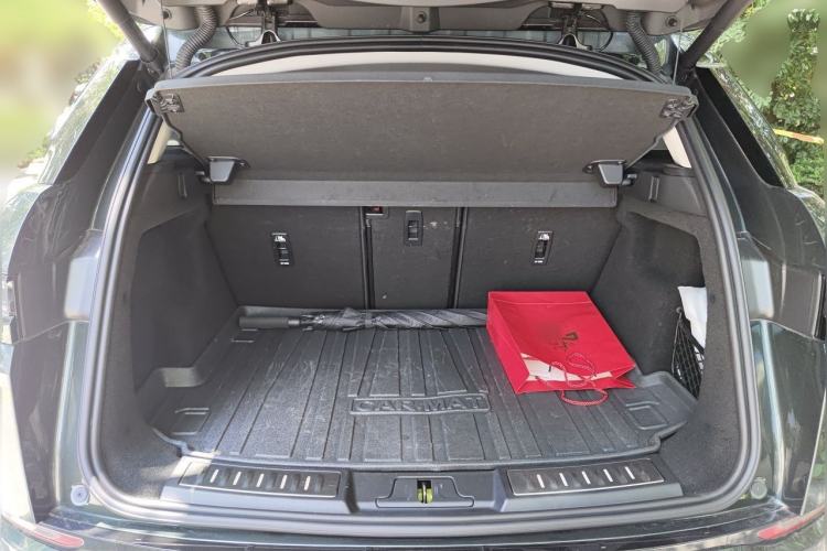 Used Land Rover Range Evoque 2024 Aurora L 249 PS Prestige Light-Chasing Edition Trunk