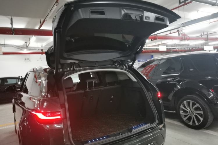 Used Land Rover Range Evoque 2024 Aurora L 249 PS Prestige Light-Chasing Edition Trunk