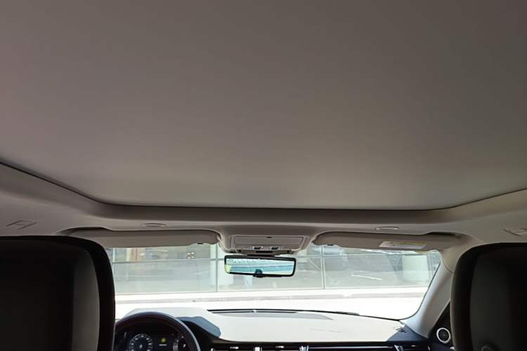 Used Land Rover Range Evoque 2024 Aurora L 249 PS Prestige Light-Chasing Edition Headliner