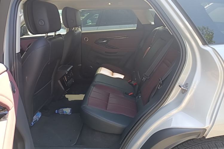 Used Land Rover Range Evoque 2024 Aurora L 249 PS Prestige Light-Chasing Edition Left Rear Seat