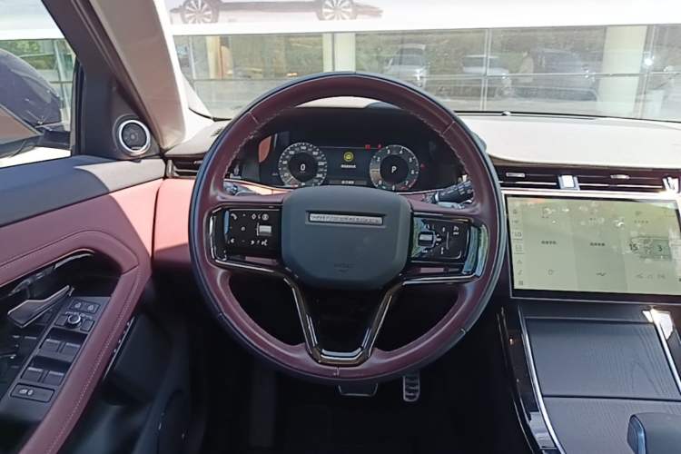 Used Land Rover Range Evoque 2024 Aurora L 249 PS Prestige Light-Chasing Edition Steering Wheel
