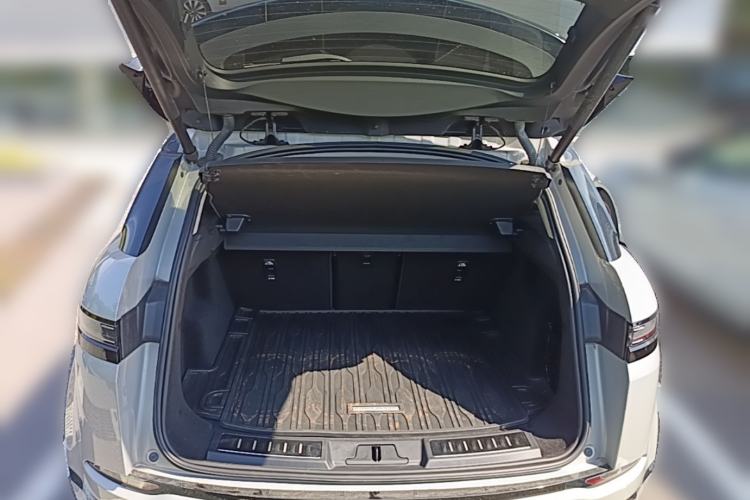 Used Land Rover Range Evoque 2024 Aurora L 249 PS Prestige Light-Chasing Edition Trunk