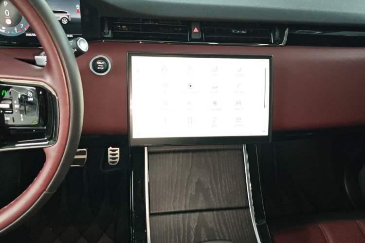 Used Land Rover Range Evoque 2024 Aurora L 249 PS Glowing Limited Edition Audio And AC Panel