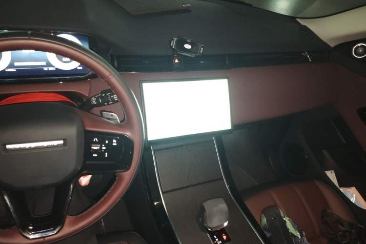 Used Land Rover Range Evoque 2024 Aurora L 249 PS Prestige Light-Chasing Edition Audio And AC Panel