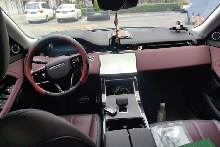 Used Land Rover Range Evoque 2024 Aurora L 249 PS Prestige Light-Chasing Edition Center Console
