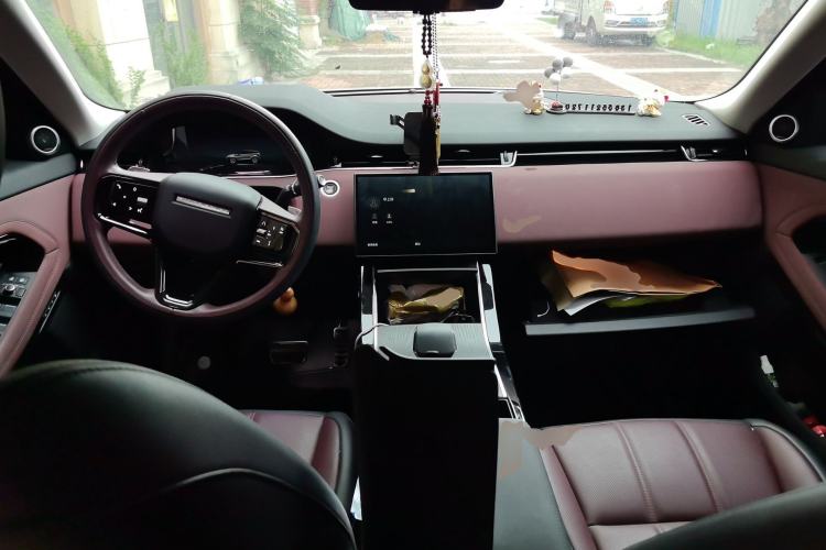 Used Land Rover Range Evoque 2024 Aurora L 249 PS Prestige Light-Chasing Edition Center Console