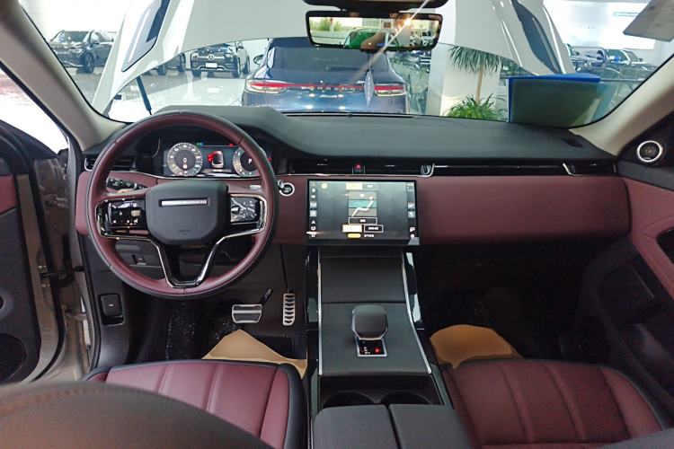 Used Land Rover Range Evoque 2024 Aurora L 249 PS Prestige Light-Chasing Edition Center Console