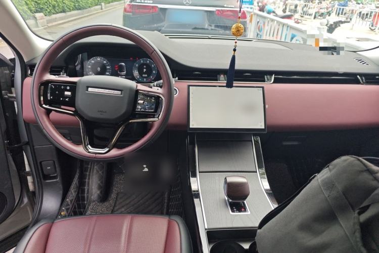 Used Land Rover Range Evoque 2024 Aurora L 249 PS Prestige Light-Chasing Edition Center Console