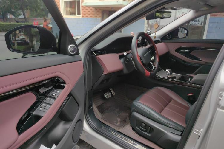 Used Land Rover Range Evoque 2024 Aurora L 249 PS Prestige Light-Chasing Edition Driver Seat