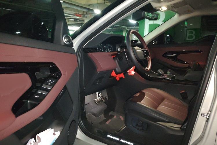 Used Land Rover Range Evoque 2024 Aurora L 249 PS Prestige Light-Chasing Edition Driver Seat