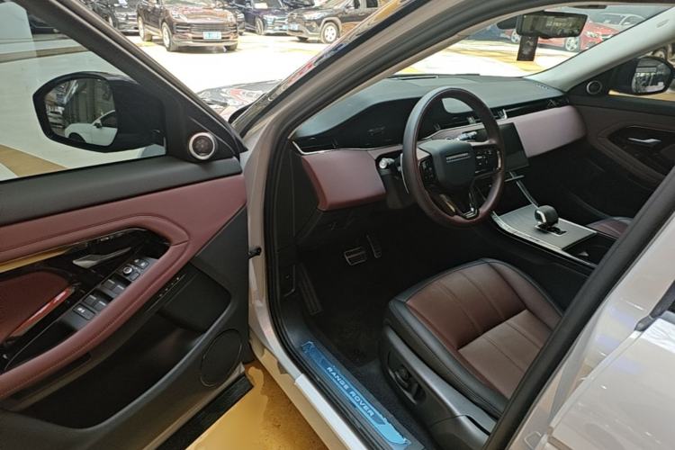 Used Land Rover Range Evoque 2024 Aurora L 249 PS Prestige Light-Chasing Edition Driver Seat