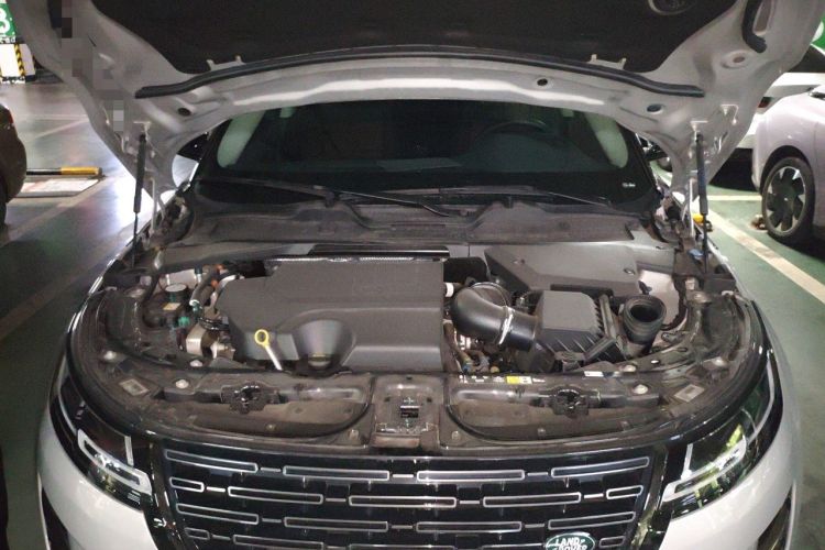Used Land Rover Range Evoque 2024 Aurora L 249 PS Prestige Light-Chasing Edition Engine Bay