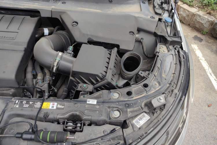 Used Land Rover Range Evoque 2024 Aurora L 249 PS Prestige Light-Chasing Edition Engine Bay Left
