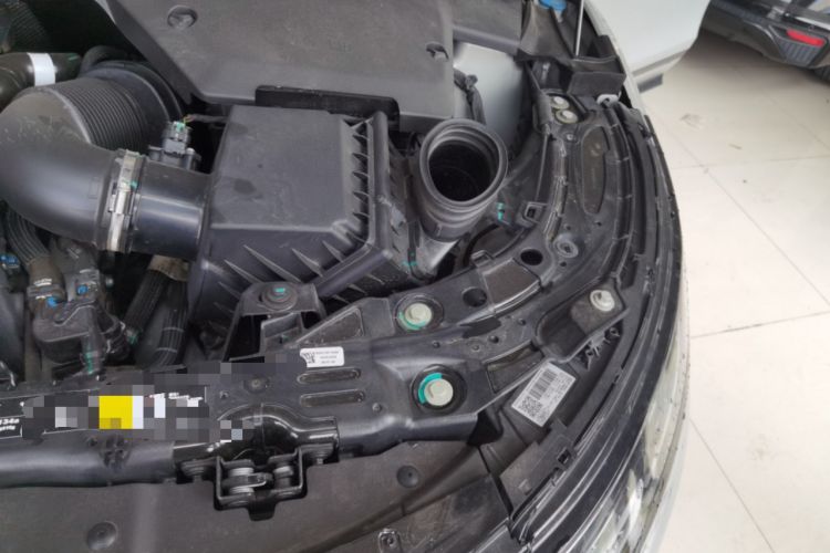 Used Land Rover Range Evoque 2024 Aurora L 249 PS Prestige Light-Chasing Edition Engine Bay Left