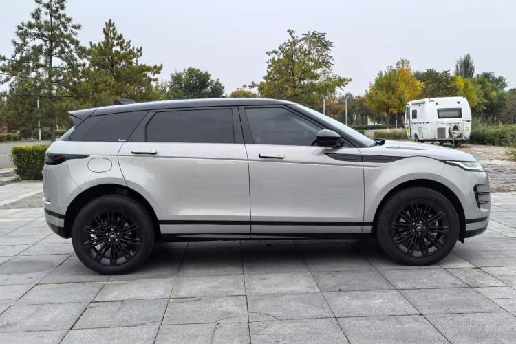 Used Land Rover Range Evoque 2024 Aurora L 249 PS Prestige Light-Chasing Edition Exterior 3