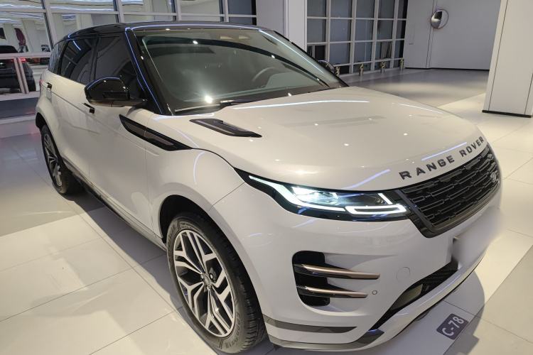 Used Land Rover Range Evoque 2024 Aurora L 249 PS Prestige Light-Chasing Edition Front Right 45 Deg