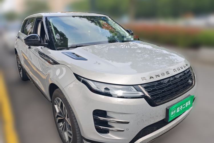 Used Land Rover Range Evoque 2024 Aurora L 249 PS Prestige Light-Chasing Edition Front Right 45 Deg