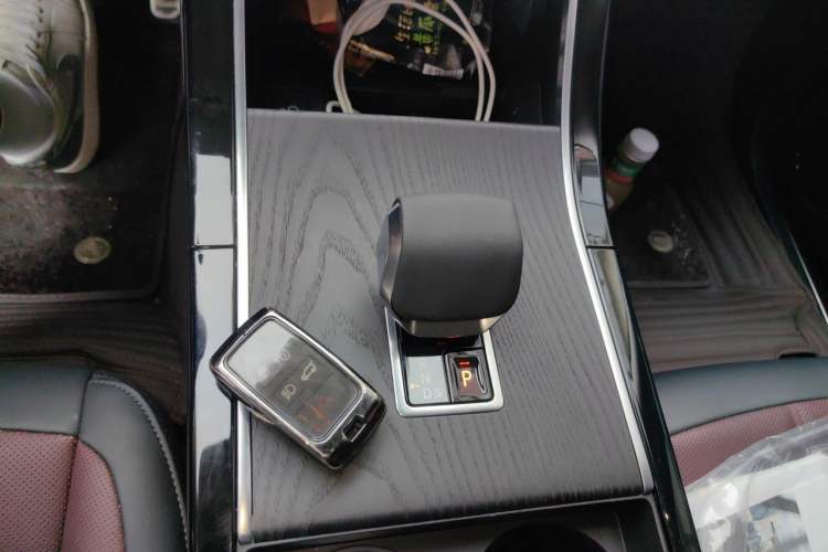 Used Land Rover Range Evoque 2024 Aurora L 249 PS Prestige Light-Chasing Edition Gear Lever