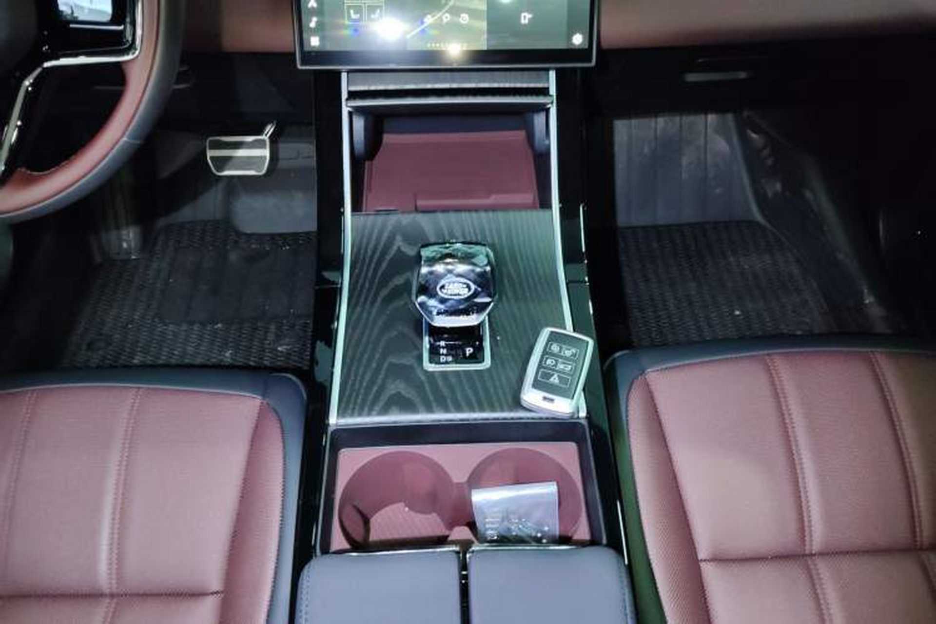 Used Land Rover Range Evoque 2024 Aurora L 249 PS Prestige Light-Chasing Edition Gear Lever
