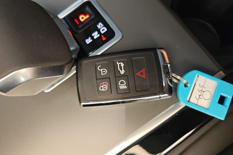 Used Land Rover Range Evoque 2024 Aurora L 200PS Flowing Radiance Edition Interior 1