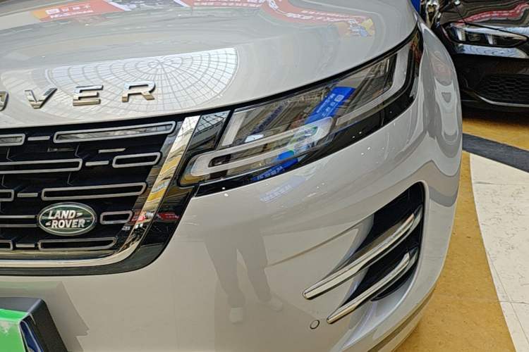 Used Land Rover Range Evoque 2024 Aurora L 249 PS Prestige Light-Chasing Edition Left Front Headlight