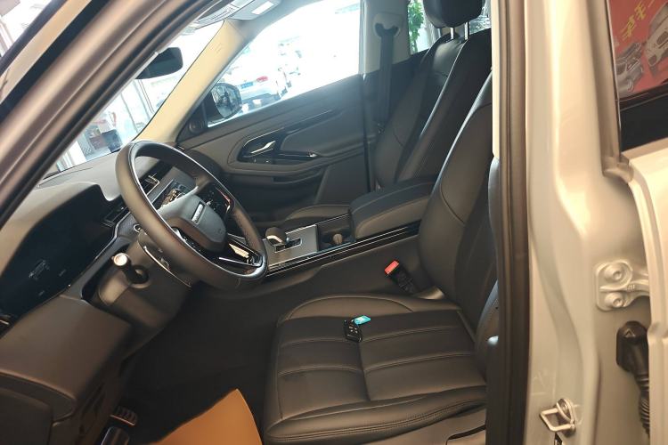 Used Land Rover Range Evoque 2024 Aurora L 200PS Flowing Radiance Edition Left Front Seat