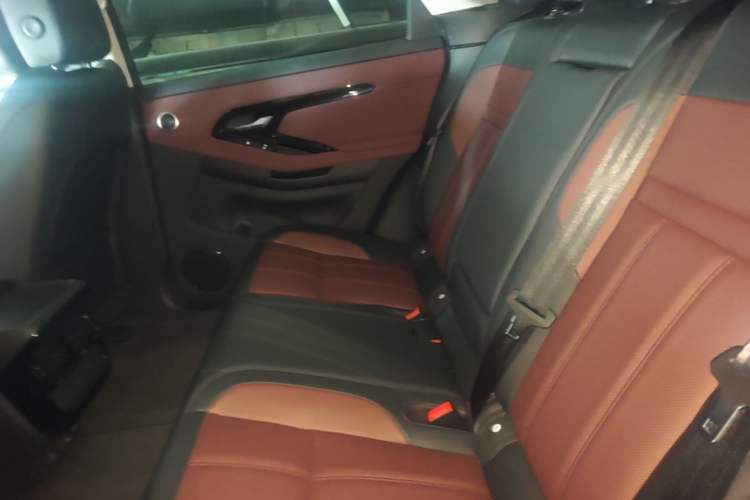Used Land Rover Range Evoque 2024 Aurora L 249 PS Prestige Light-Chasing Edition Left Rear Seat