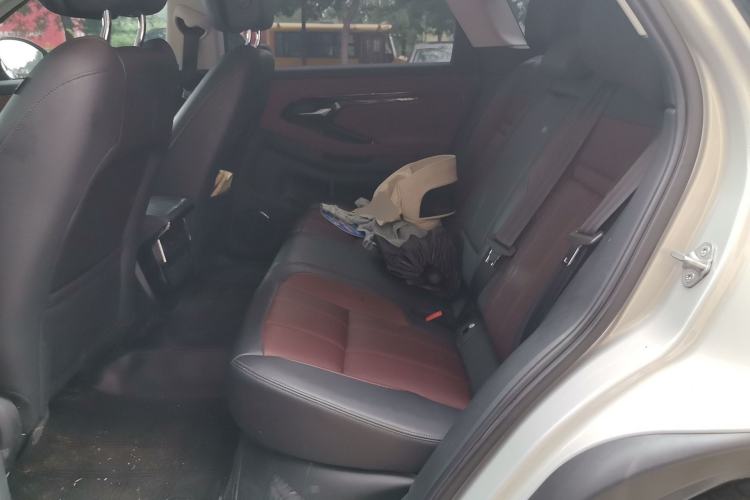 Used Land Rover Range Evoque 2024 Aurora L 249 PS Prestige Light-Chasing Edition Left Rear Seat