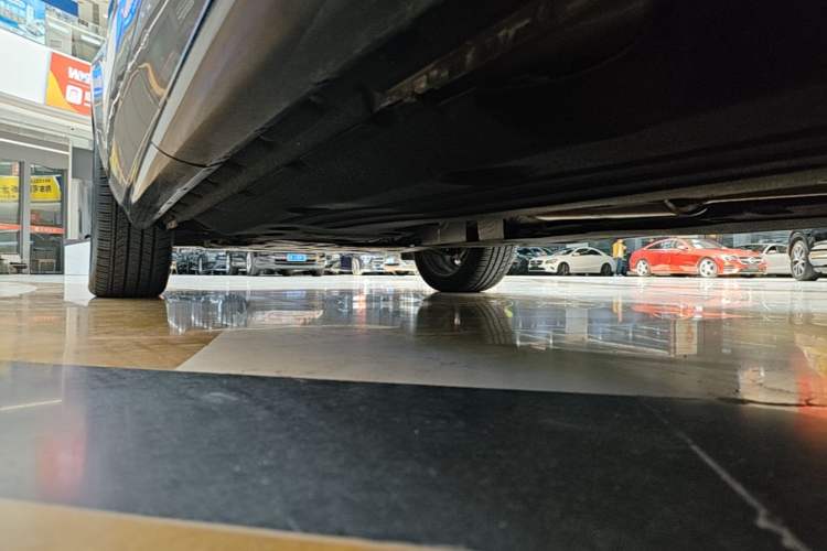 Used Land Rover Range Evoque 2024 Aurora L 249 PS Prestige Light-Chasing Edition Left Side Sill