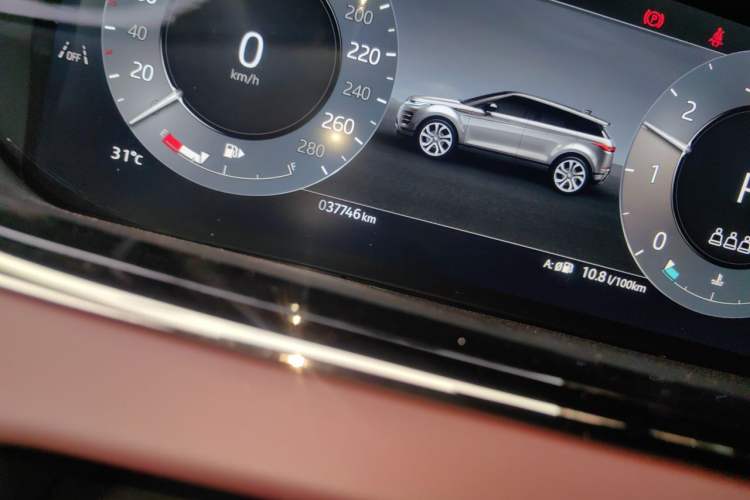 Used Land Rover Range Evoque 2024 Aurora L 249 PS Prestige Light-Chasing Edition Odometer Close Up